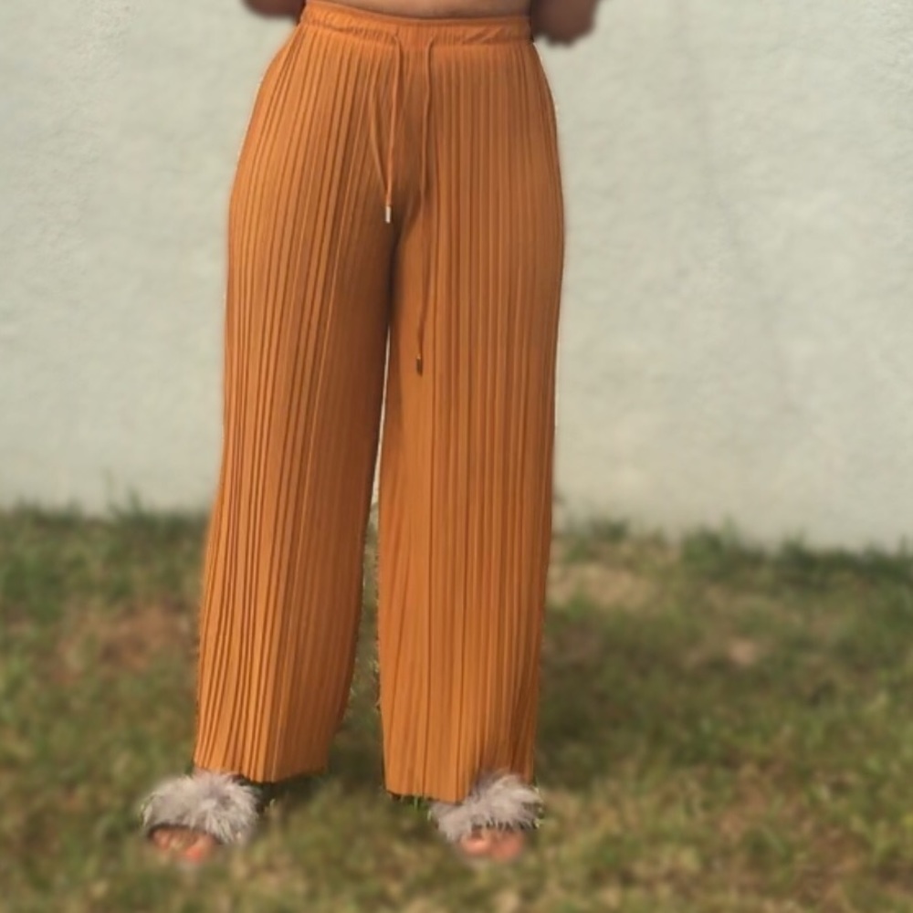 Woman pants stretchable
